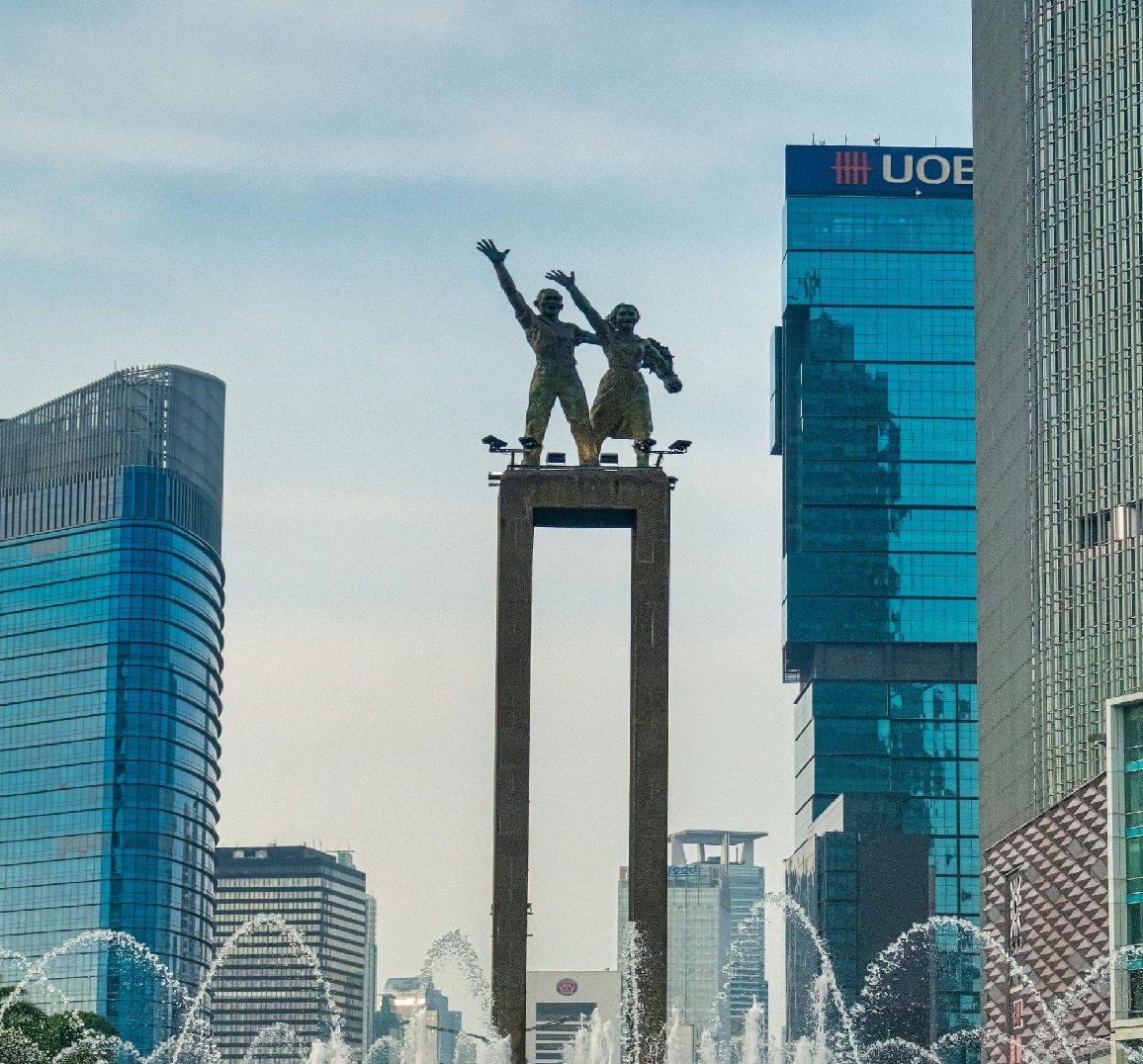 Indonesia, known for its diverse wildlife and unique creatures, boasts a rich ecosystem that is home to a wide variety of animals. From the lush rainforests of Sumatra to the vibrant coral reefs of Raja Ampat, Indonesia's fauna is both exotic and fascinating. Let's take a closer look at some of the incredible animals and creatures that call Indonesia home.